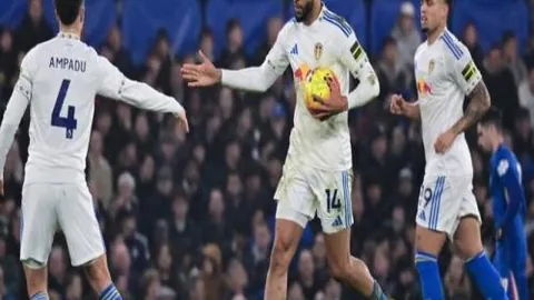 姆巴佩与维尼修斯：西媒聚焦搭档困境，缺席关键场合引热议